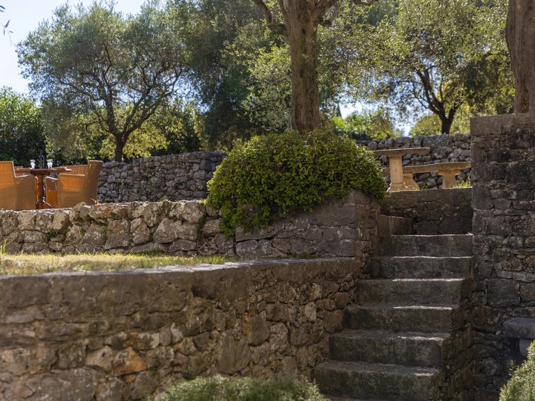Villa for Sale in Grasse, Mougins, Valbonne, Grasse Area 4