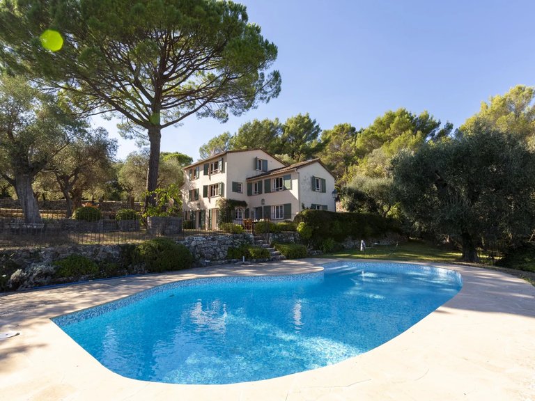 Villa for Sale in Grasse, Mougins, Valbonne, Grasse Area 9