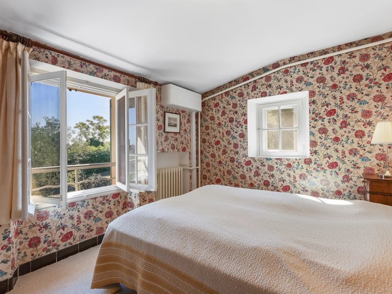 Villa for Sale in Grasse, Mougins, Valbonne, Grasse Area 16