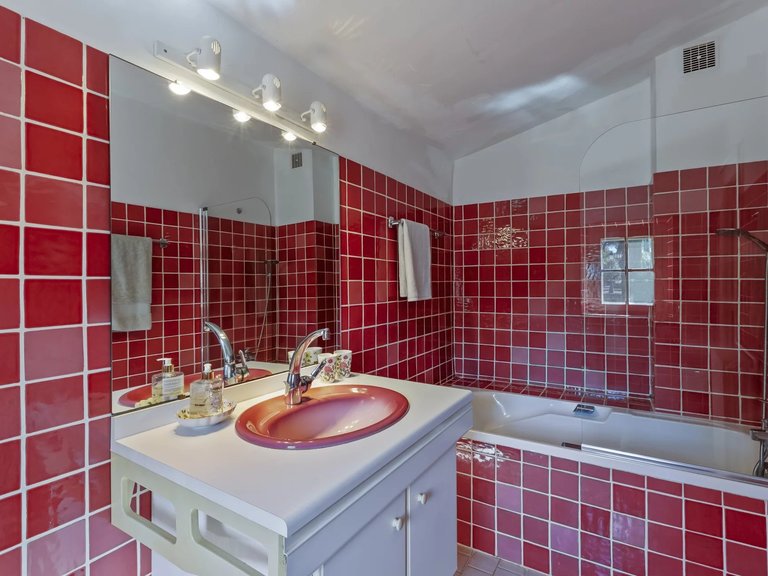 Villa for Sale in Grasse, Mougins, Valbonne, Grasse Area 18