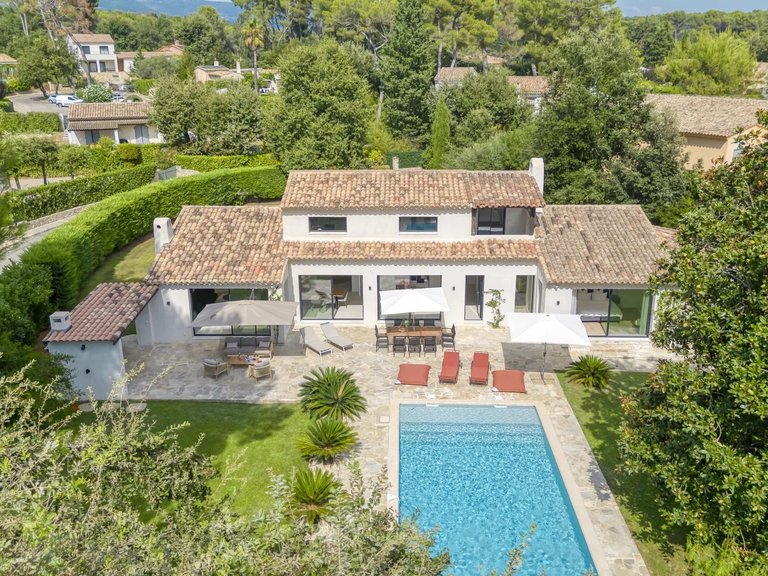 Villa for Sale in Roquefort Les Pins, Mougins, Valbonne, Grasse Area 1