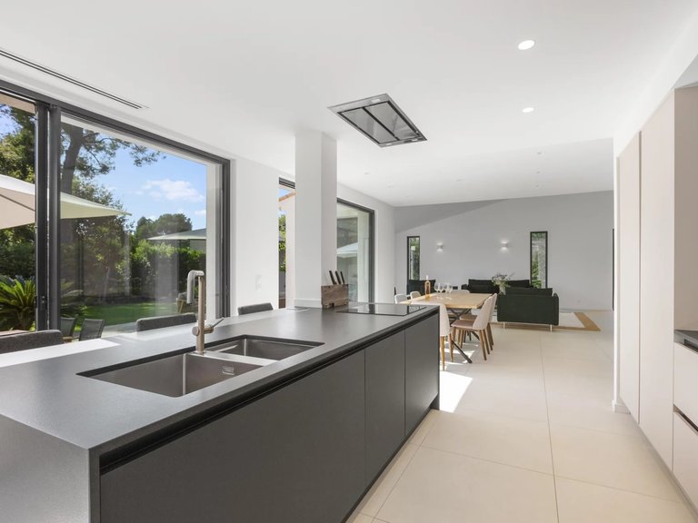 Villa for Sale in Roquefort Les Pins, Mougins, Valbonne, Grasse Area 14