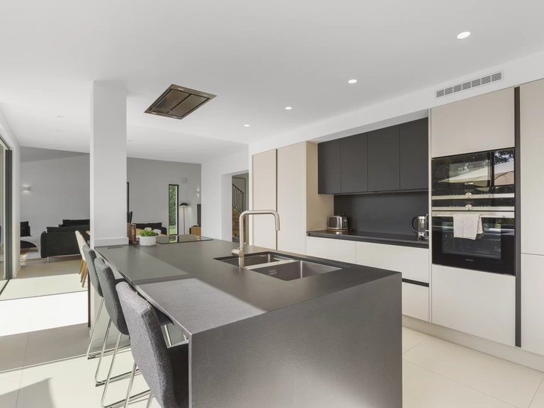 Villa for Sale in Roquefort Les Pins, Mougins, Valbonne, Grasse Area 15