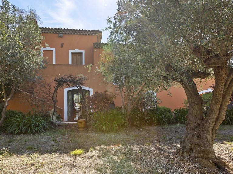 Villa for Sale in Mougins, Mougins, Valbonne, Grasse Area 16