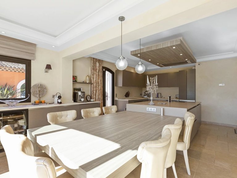 Villa for Sale in Mougins, Mougins, Valbonne, Grasse Area 18