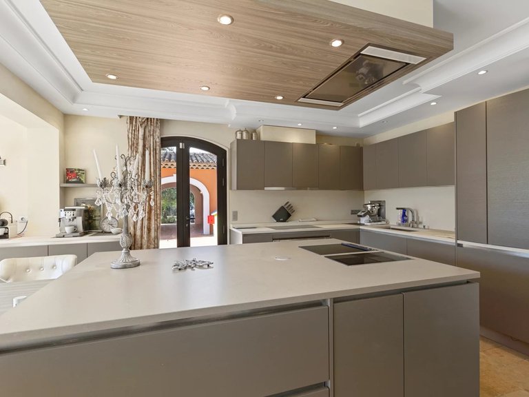 Villa for Sale in Mougins, Mougins, Valbonne, Grasse Area 19