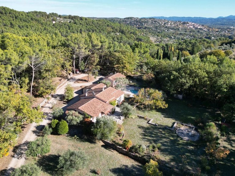 Villa for Sale in Fayence, Var Countryside (fayence, Lorgues, Cotignac) 1