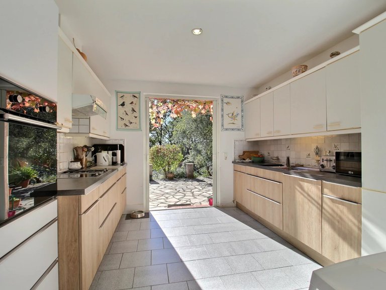 Villa for Sale in Fayence, Var Countryside (fayence, Lorgues, Cotignac) 11