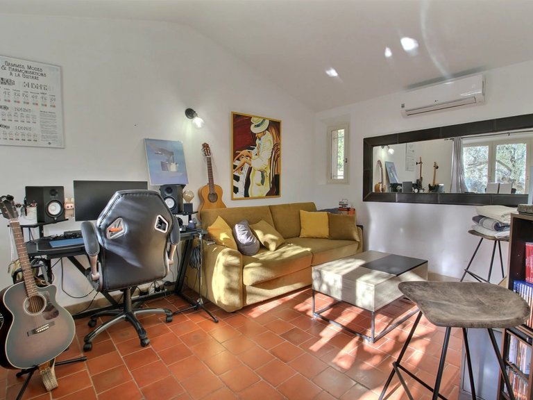 Villa for Sale in Fayence, Var Countryside (fayence, Lorgues, Cotignac) 17