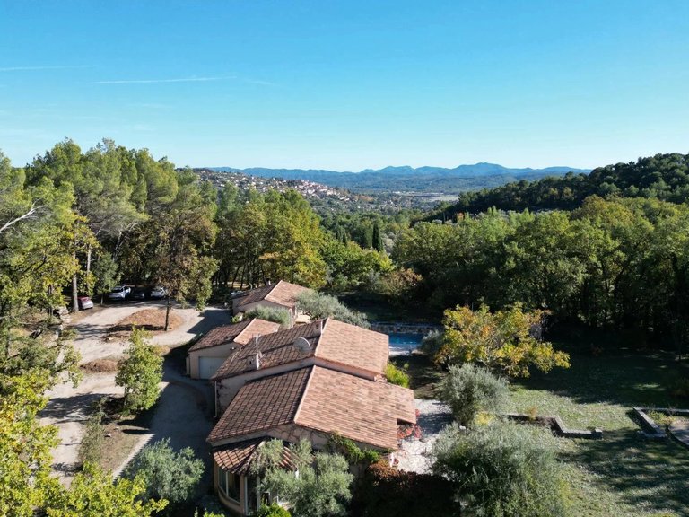 Villa for Sale in Fayence, Var Countryside (fayence, Lorgues, Cotignac) 2