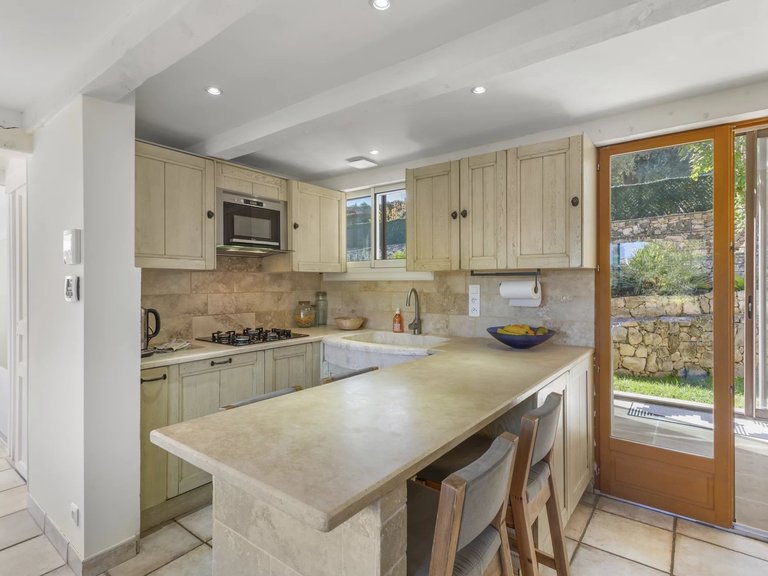 Villa for Sale in Le Rouret, Mougins, Valbonne, Grasse Area 11