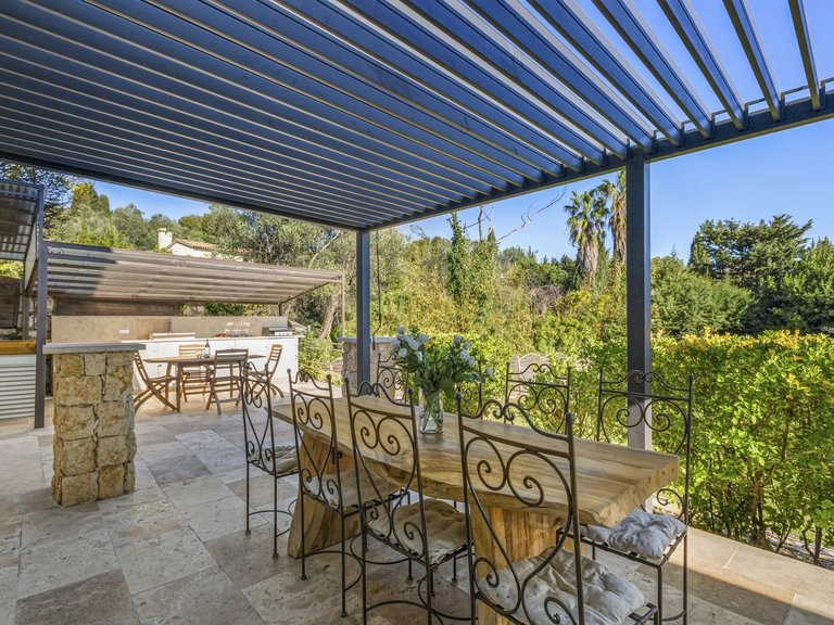 Villa for Sale in Le Rouret, Mougins, Valbonne, Grasse Area 4