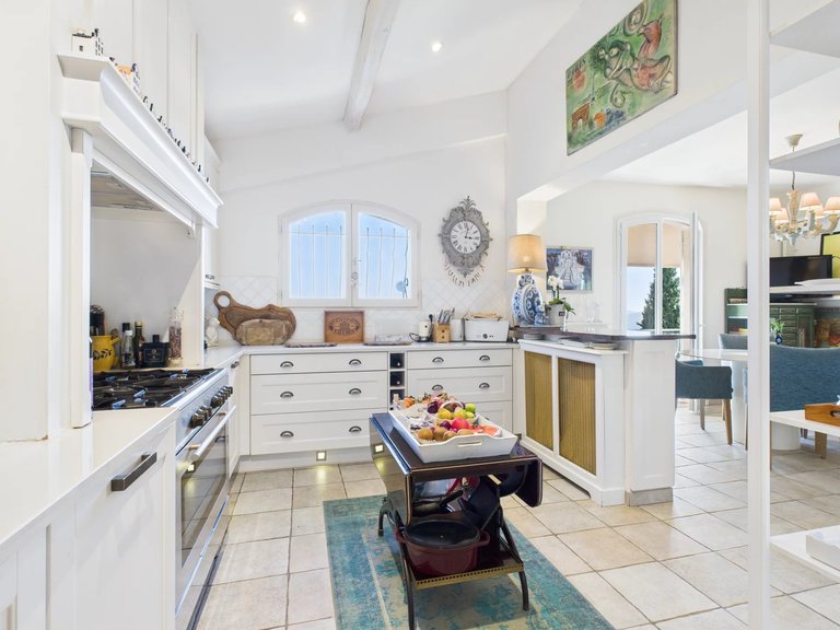 Villa for Sale in Grasse, Mougins, Valbonne, Grasse Area 20