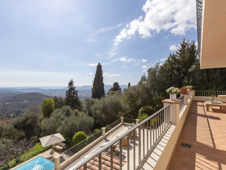 Villa for Sale in Grasse, Mougins, Valbonne, Grasse Area 6