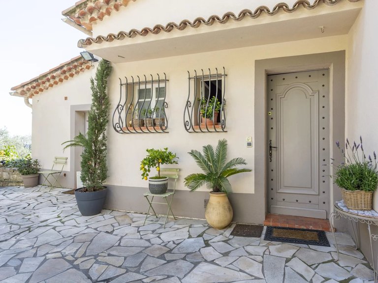 Villa for Sale in Grasse, Mougins, Valbonne, Grasse Area 10