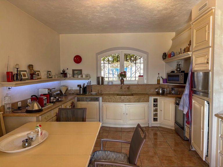 Villa for Sale in Cabris, Mougins, Valbonne, Grasse Area 13