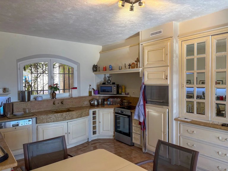 Villa for Sale in Cabris, Mougins, Valbonne, Grasse Area 14