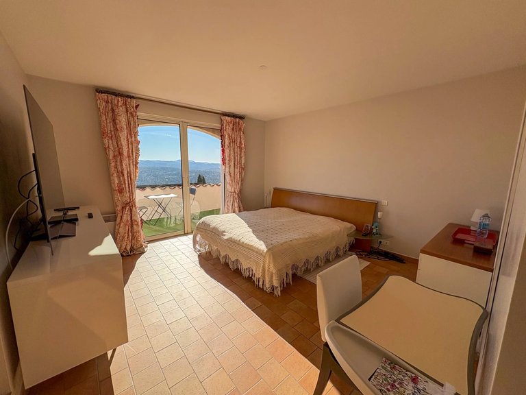 Villa for Sale in Cabris, Mougins, Valbonne, Grasse Area 19