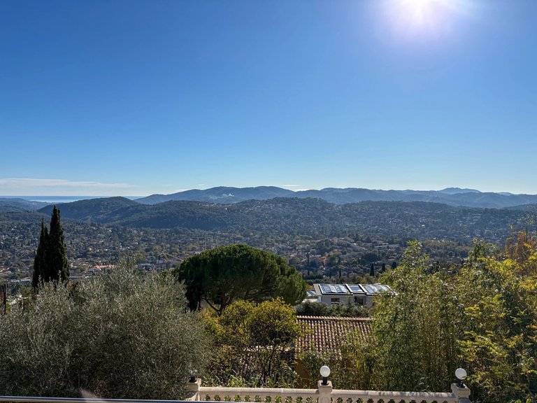 Villa for Sale in Cabris, Mougins, Valbonne, Grasse Area 5