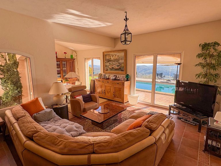 Villa for Sale in Cabris, Mougins, Valbonne, Grasse Area 9