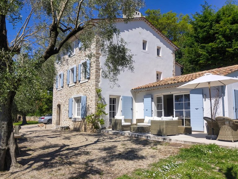 Villa for Sale in Cabris, Mougins, Valbonne, Grasse Area 1