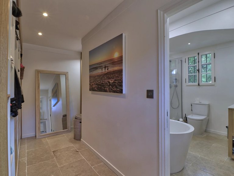 Villa for Sale in Cabris, Mougins, Valbonne, Grasse Area 16