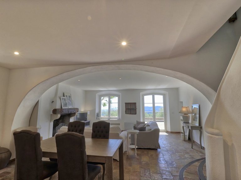 Villa for Sale in Cabris, Mougins, Valbonne, Grasse Area 19