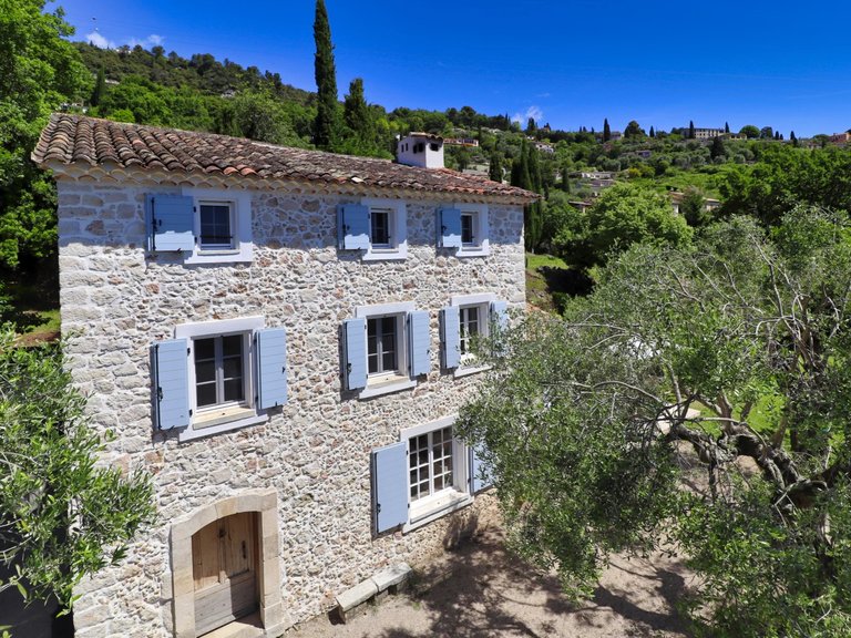 Villa for Sale in Cabris, Mougins, Valbonne, Grasse Area 4