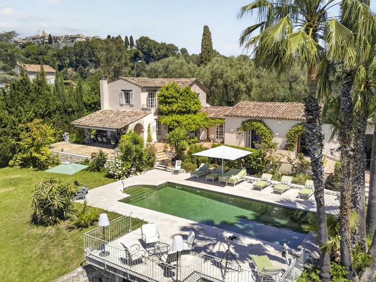 Villa for Sale in St Paul, Vence, St. Paul Area 2