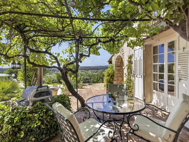 Villa for Sale in St Paul, Vence, St. Paul Area 17
