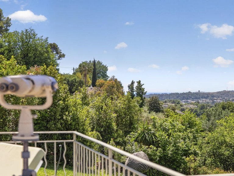 Villa for Sale in St Paul, Vence, St. Paul Area 7