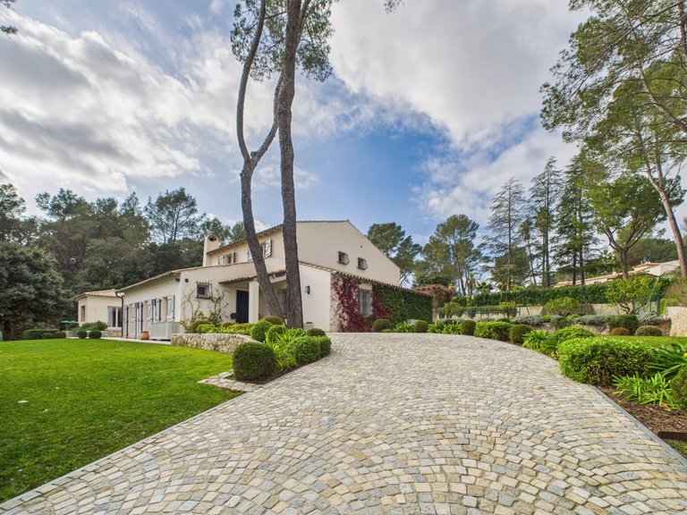 Villa for Sale in Mougins, Mougins, Valbonne, Grasse Area 1