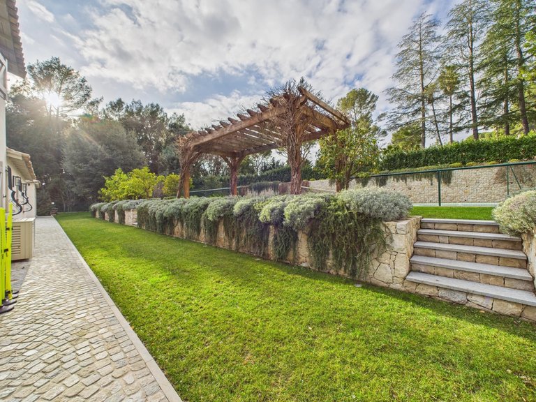 Villa for Sale in Mougins, Mougins, Valbonne, Grasse Area 18