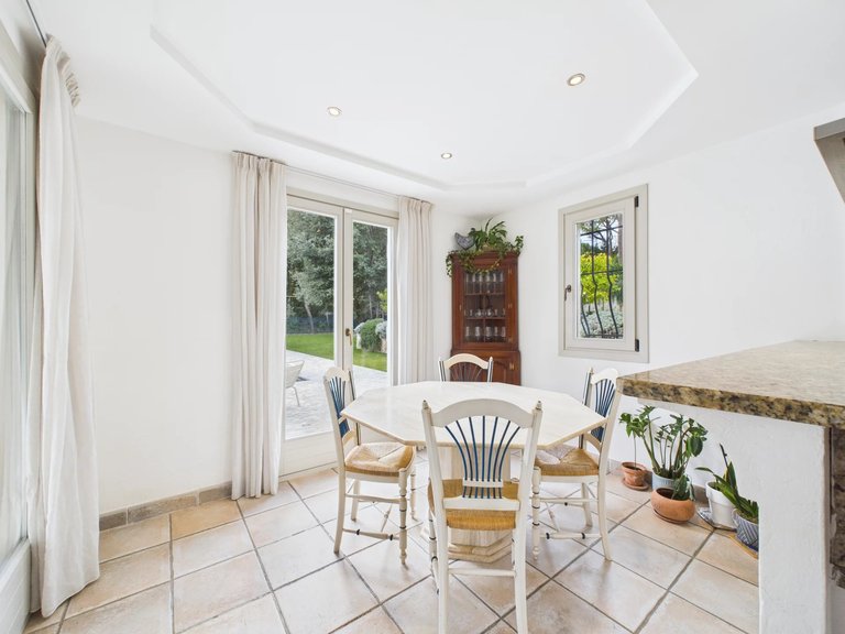 Villa for Sale in Mougins, Mougins, Valbonne, Grasse Area 9