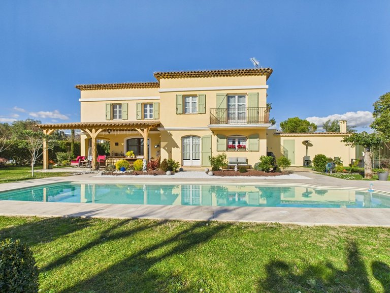 Villa for Sale in Valbonne, Mougins, Valbonne, Grasse Area 1