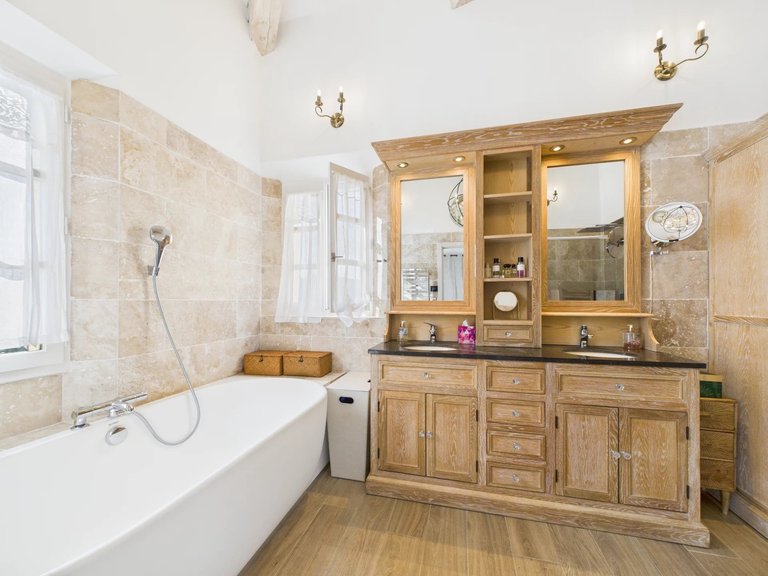 Villa for Sale in Valbonne, Mougins, Valbonne, Grasse Area 16