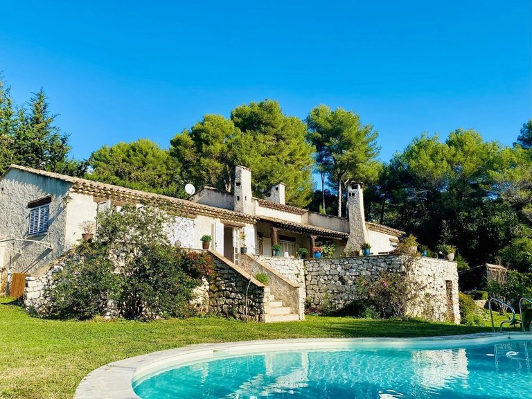 Villa for Sale in St Paul, Vence, St. Paul Area 2