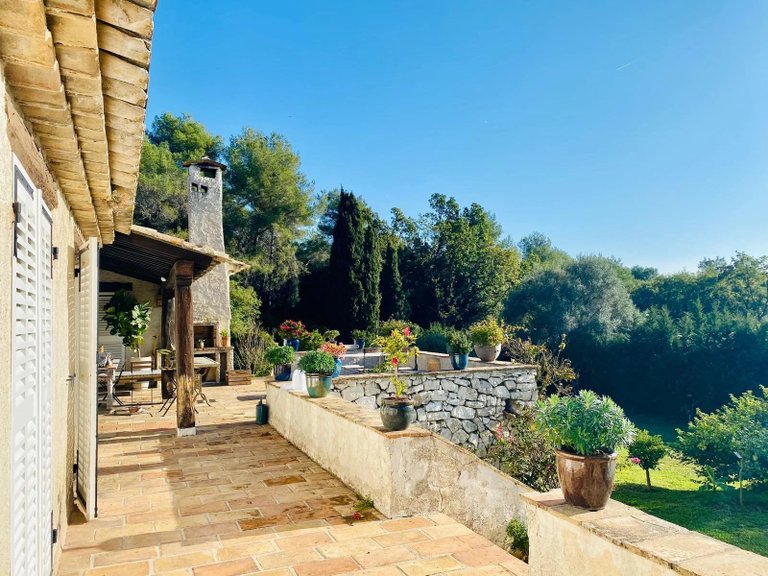 Villa for Sale in St Paul, Vence, St. Paul Area 9