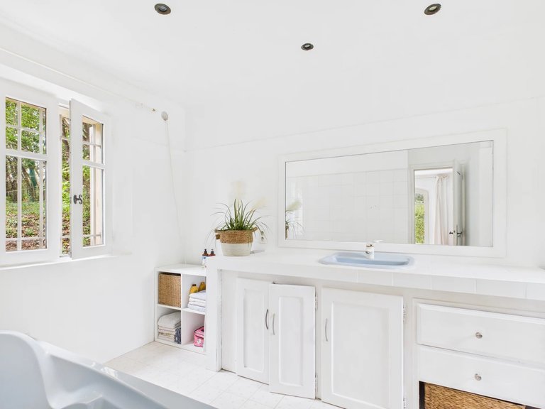 Villa for Sale in Roquefort Les Pins, Mougins, Valbonne, Grasse Area 9