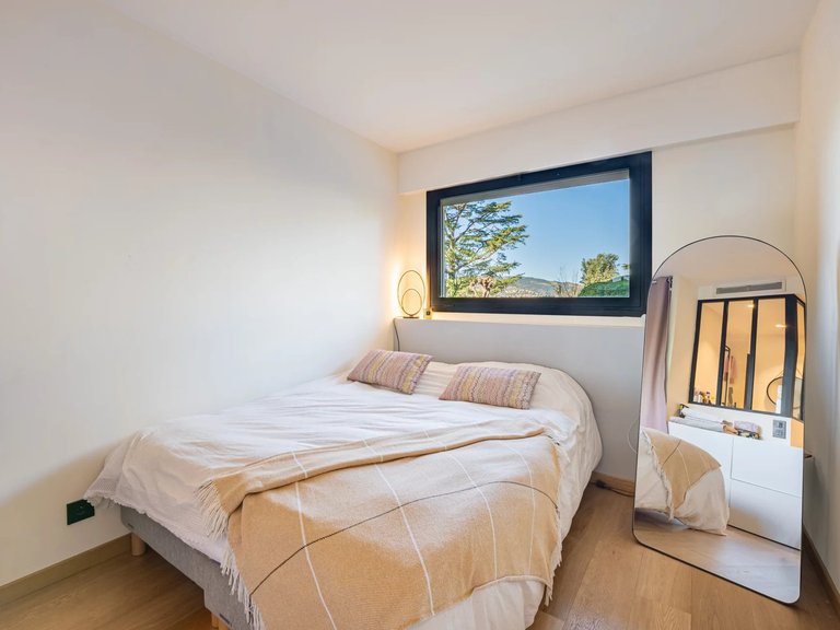 Apartment for Sale in Cannes, Cannes Area 16