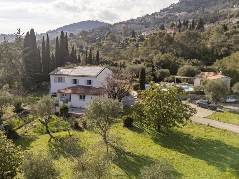 Villa for Sale in Grasse, Mougins, Valbonne, Grasse Area 10