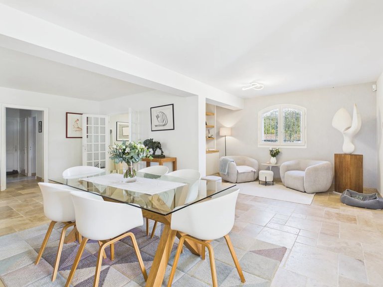 Villa for Sale in Grasse, Mougins, Valbonne, Grasse Area 17