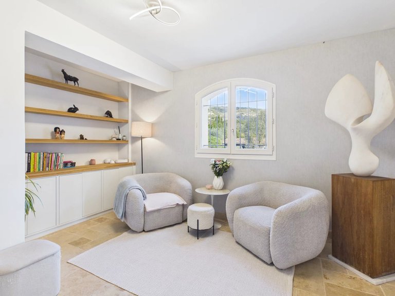 Villa for Sale in Grasse, Mougins, Valbonne, Grasse Area 18