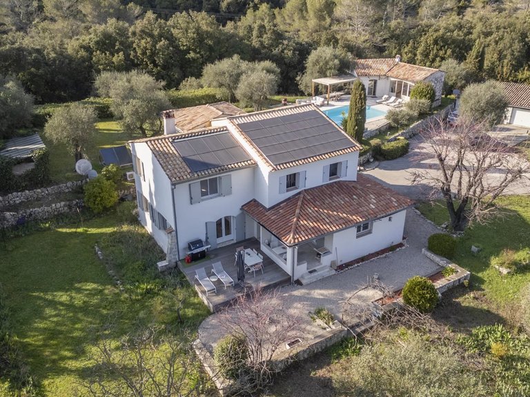 Villa for Sale in Grasse, Mougins, Valbonne, Grasse Area 8