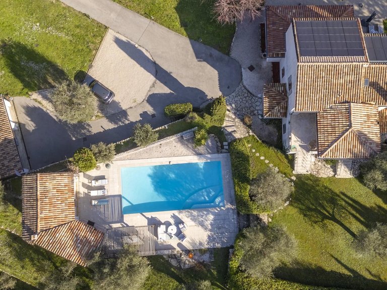 Villa for Sale in Grasse, Mougins, Valbonne, Grasse Area 9