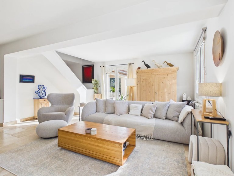 Villa for Sale in Grasse, Mougins, Valbonne, Grasse Area 15