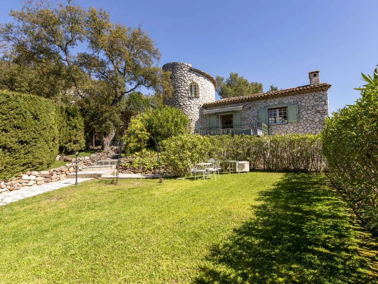 Villa for Sale in Mandelieu La Napoule, Cannes Area 8