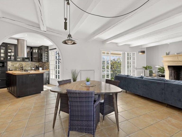 Villa for Sale in Mandelieu La Napoule, Cannes Area 9