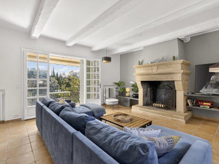 Villa for Sale in Mandelieu La Napoule, Cannes Area 11