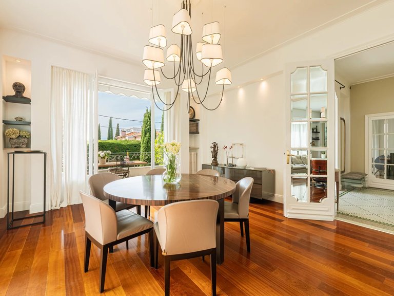 Villa for Sale in Nice, Nice Area 14
